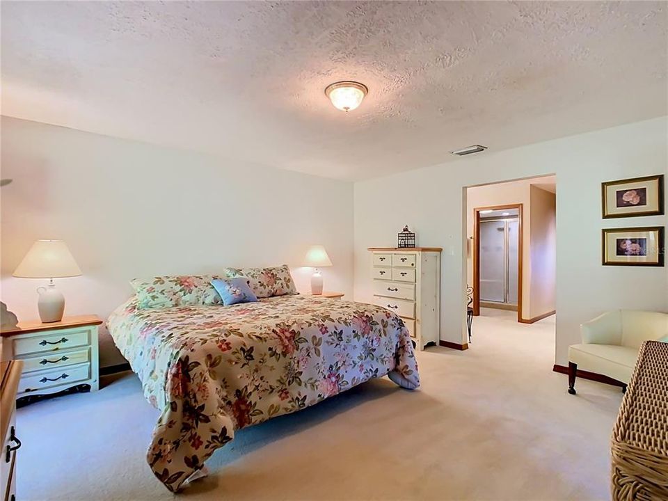 For Sale: $315,000 (3 beds, 2 baths, 2204 Square Feet)