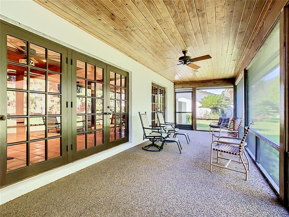 For Sale: $315,000 (3 beds, 2 baths, 2204 Square Feet)