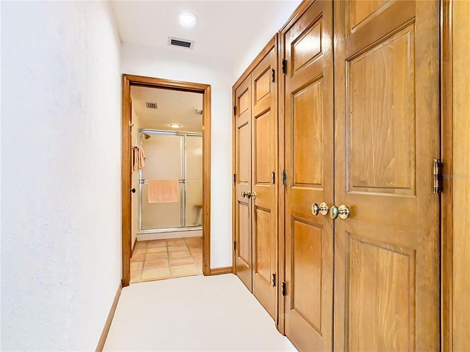 For Sale: $315,000 (3 beds, 2 baths, 2204 Square Feet)