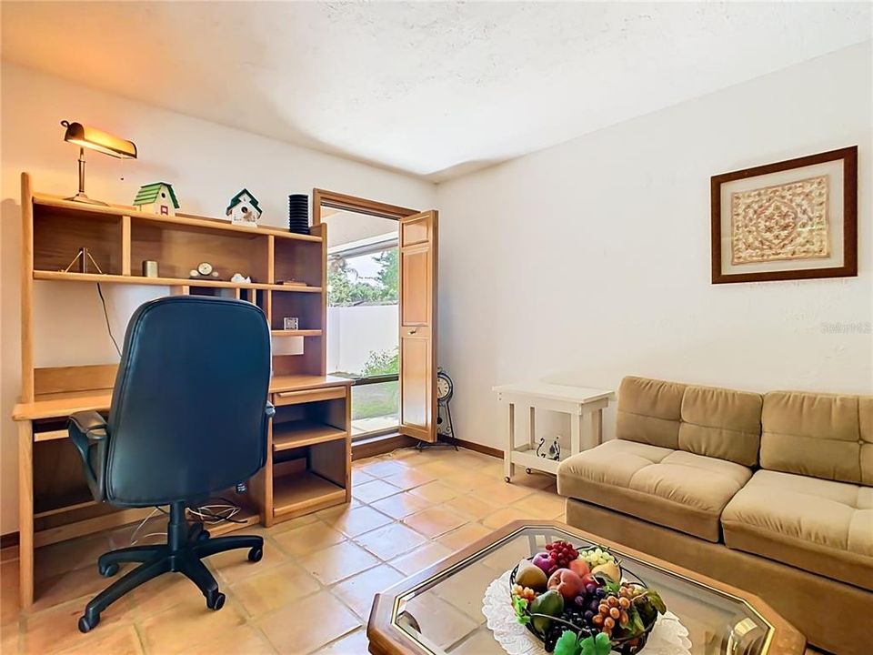 For Sale: $315,000 (3 beds, 2 baths, 2204 Square Feet)