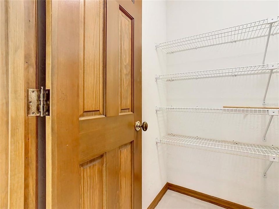 For Sale: $315,000 (3 beds, 2 baths, 2204 Square Feet)
