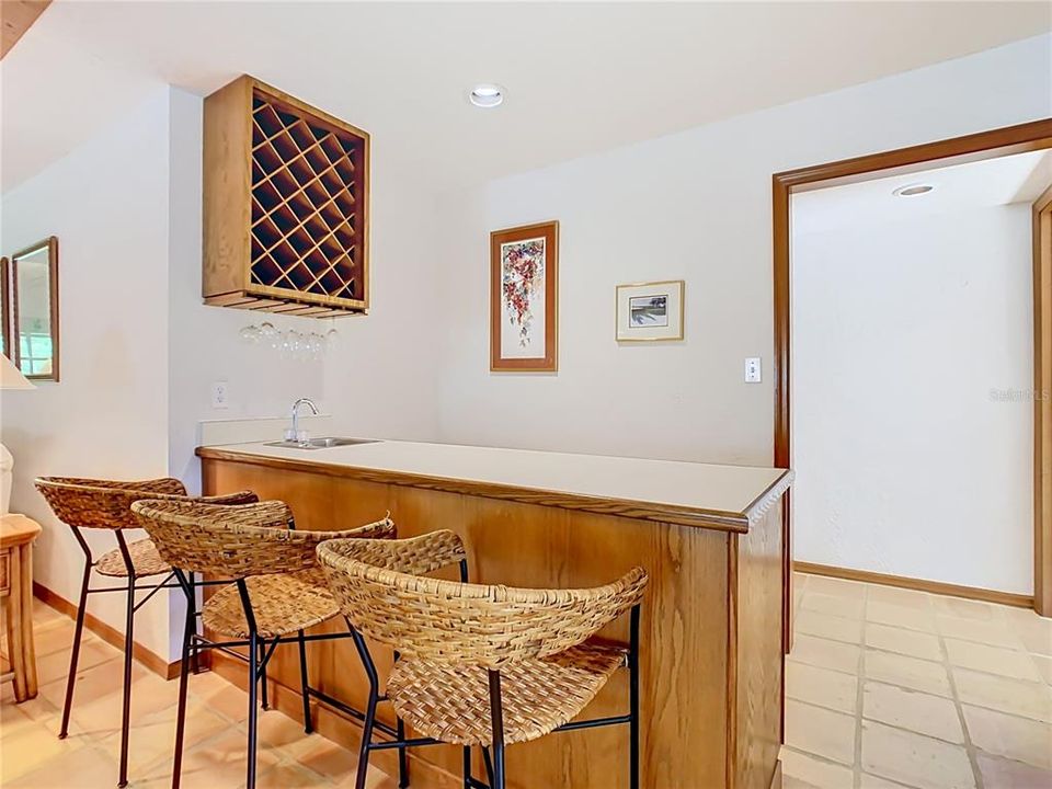 For Sale: $315,000 (3 beds, 2 baths, 2204 Square Feet)