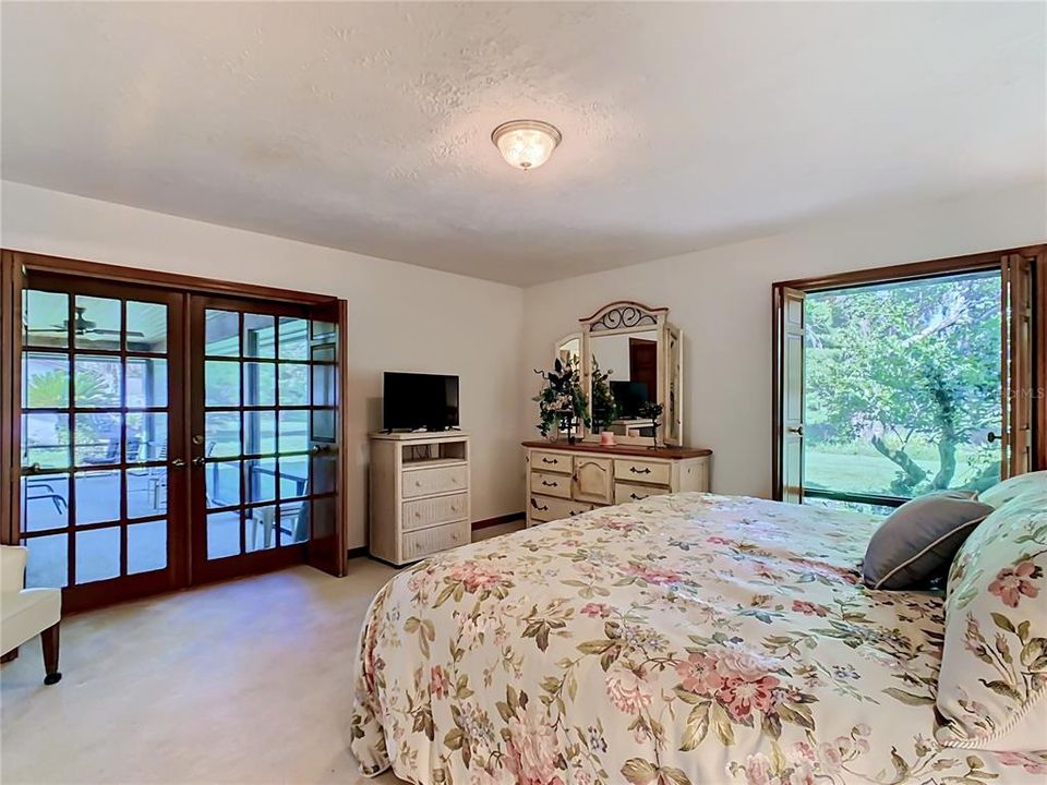 For Sale: $315,000 (3 beds, 2 baths, 2204 Square Feet)