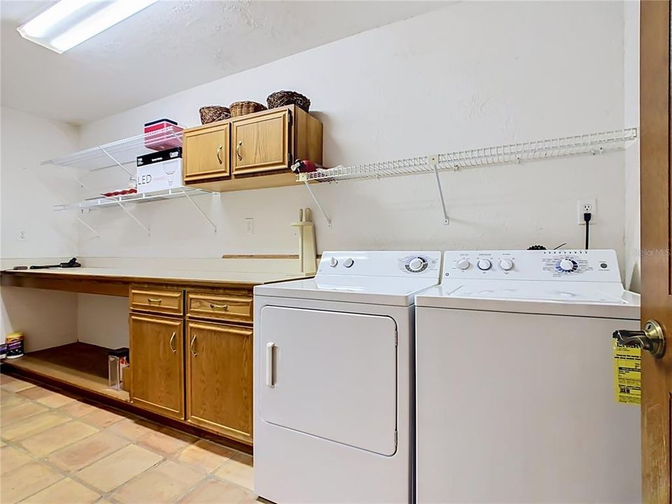 For Sale: $315,000 (3 beds, 2 baths, 2204 Square Feet)