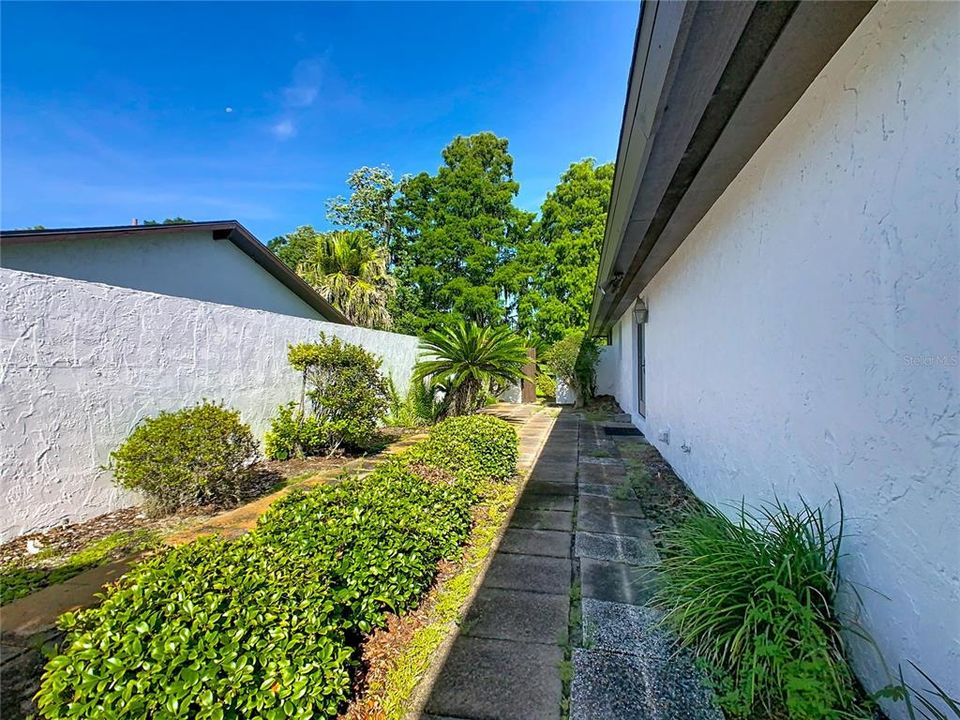 For Sale: $315,000 (3 beds, 2 baths, 2204 Square Feet)