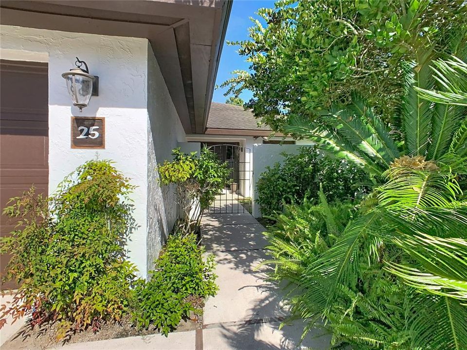 For Sale: $315,000 (3 beds, 2 baths, 2204 Square Feet)