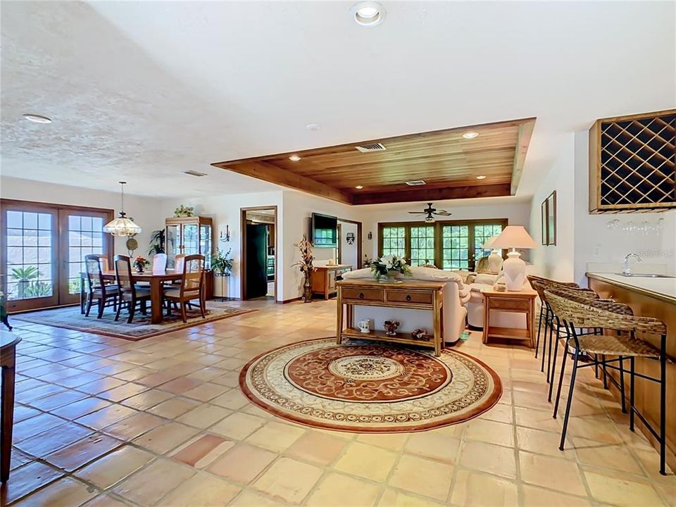 For Sale: $315,000 (3 beds, 2 baths, 2204 Square Feet)