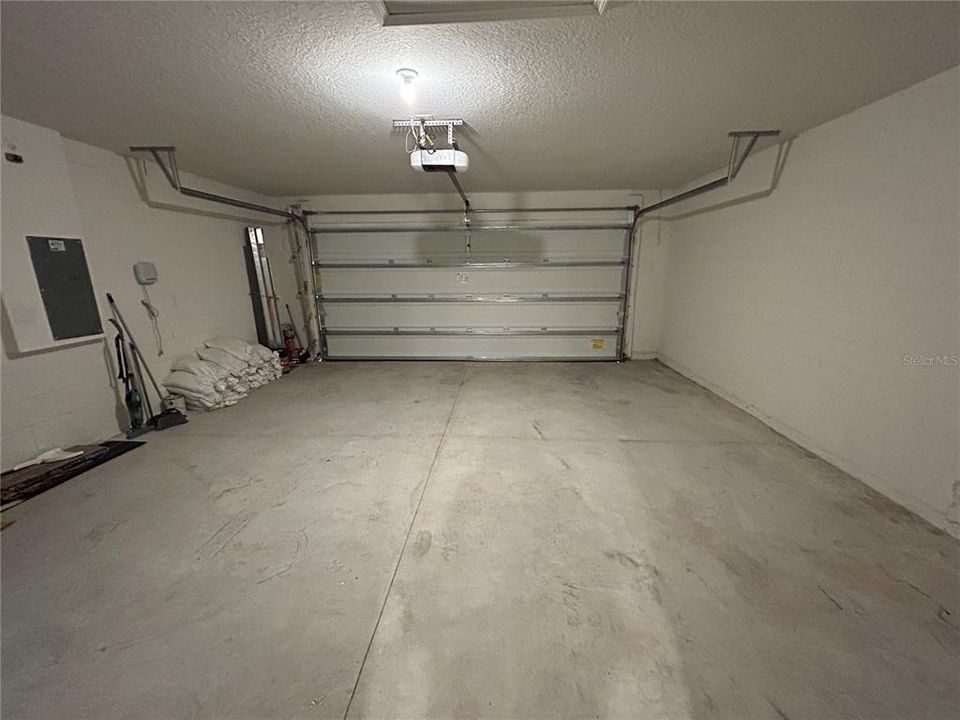 В аренду: $2,400 (4 спален, 2 ванн, 1637 Квадратных фут)
