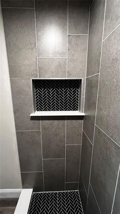 For Rent: $2,000 (2 beds, 1 baths, 576 Square Feet)