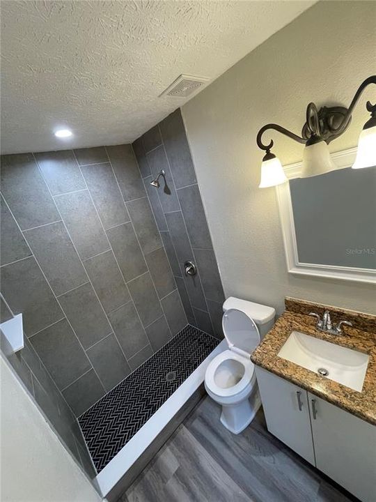 For Rent: $2,000 (2 beds, 1 baths, 576 Square Feet)