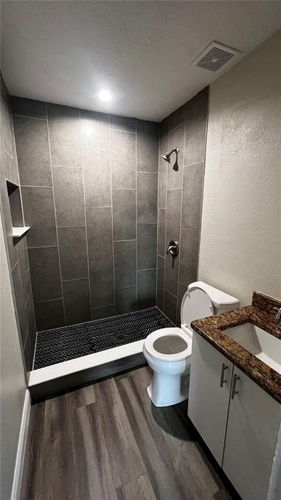 For Rent: $2,000 (2 beds, 1 baths, 576 Square Feet)