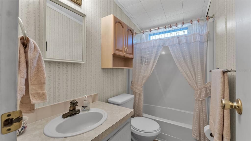 For Sale: $144,900 (2 beds, 2 baths, 1170 Square Feet)