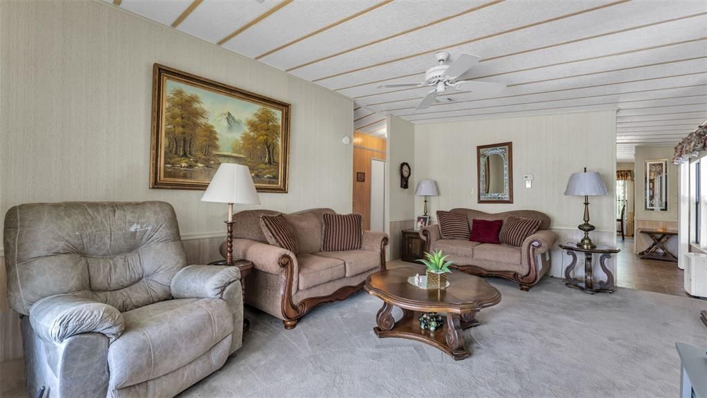 For Sale: $144,900 (2 beds, 2 baths, 1170 Square Feet)