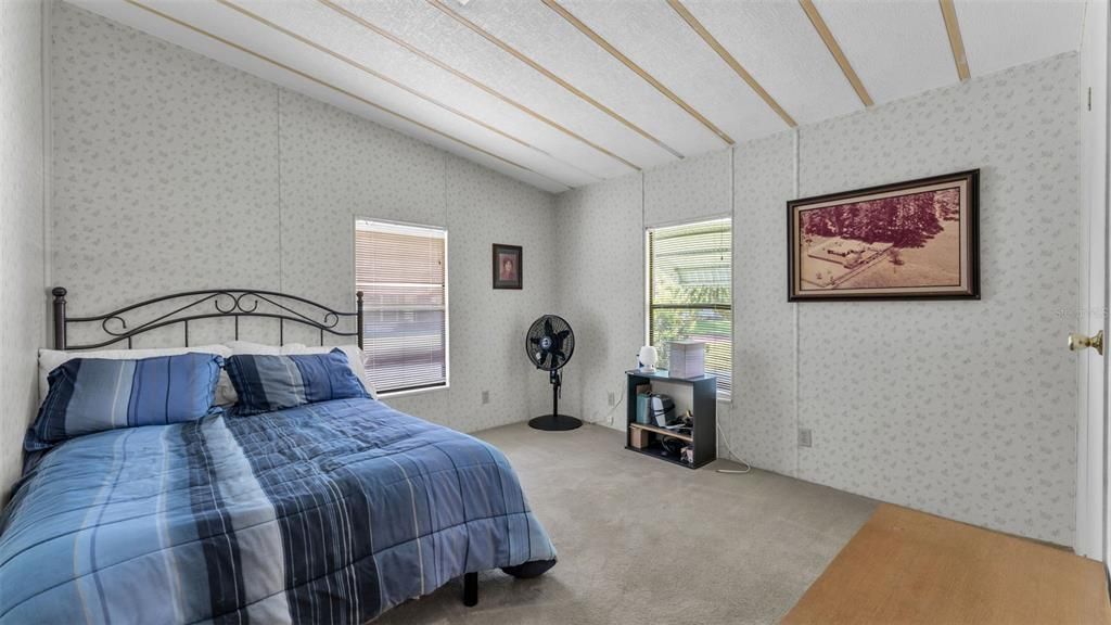 For Sale: $144,900 (2 beds, 2 baths, 1170 Square Feet)