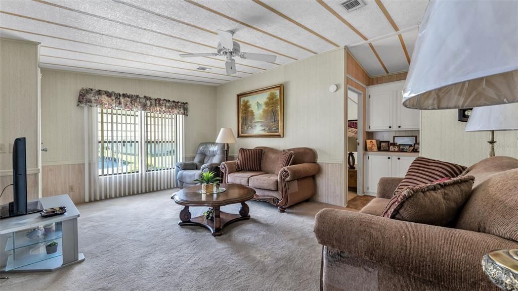 For Sale: $144,900 (2 beds, 2 baths, 1170 Square Feet)