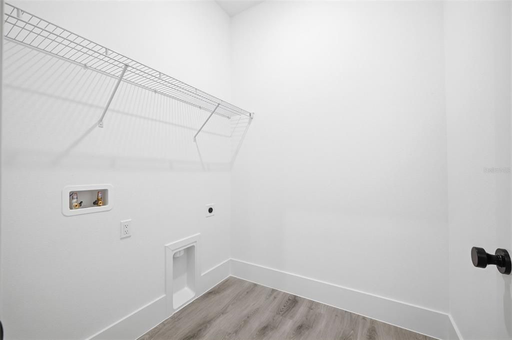 En Venta: $335,000 (4 camas, 3 baños, 2008 Pies cuadrados)