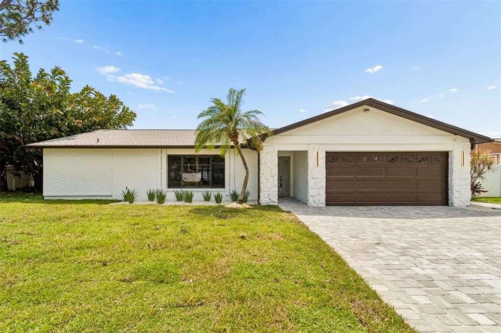 For Sale: $650,000 (3 beds, 2 baths, 1880 Square Feet)