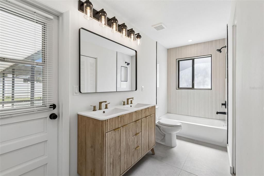 For Sale: $650,000 (3 beds, 2 baths, 1880 Square Feet)