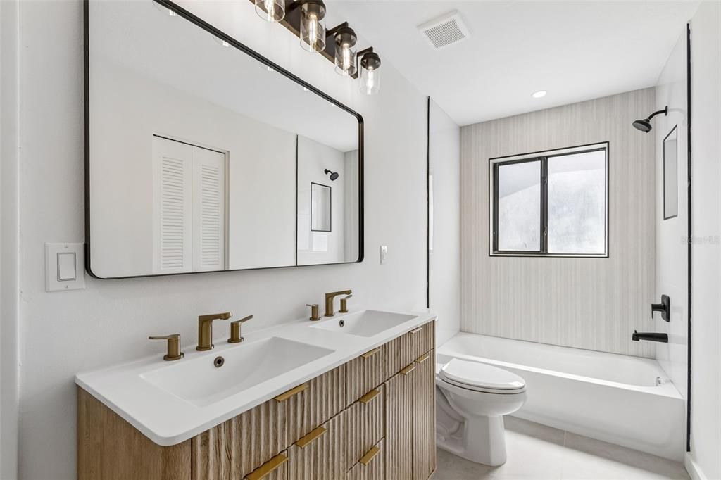 For Sale: $650,000 (3 beds, 2 baths, 1880 Square Feet)