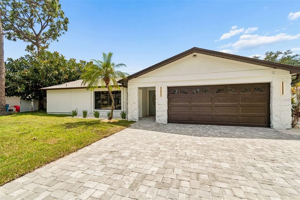 For Sale: $650,000 (3 beds, 2 baths, 1880 Square Feet)