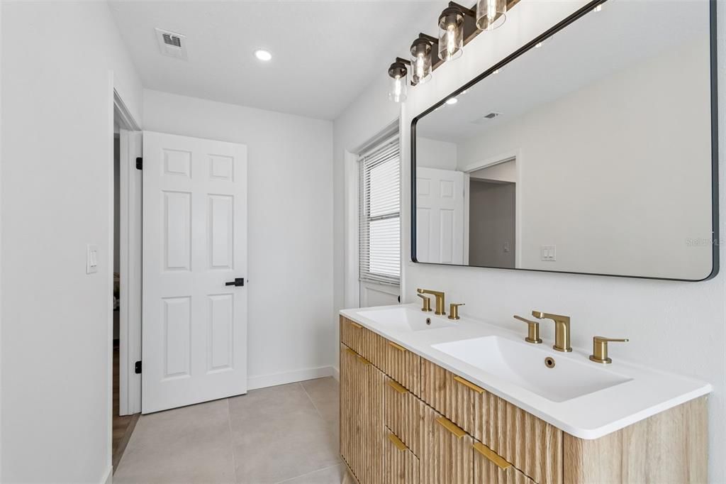 For Sale: $650,000 (3 beds, 2 baths, 1880 Square Feet)