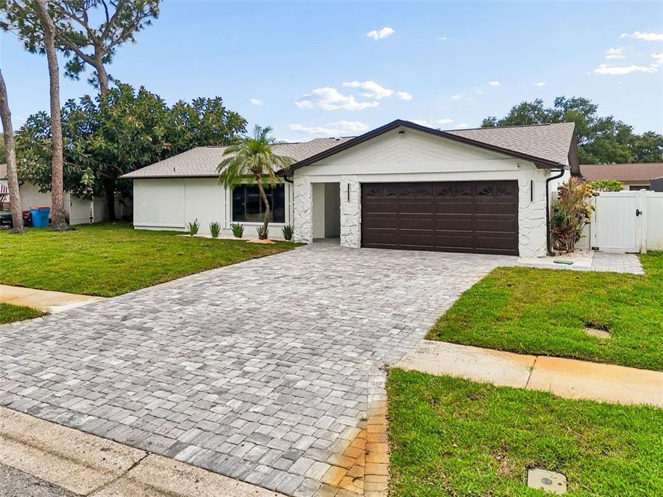 For Sale: $650,000 (3 beds, 2 baths, 1880 Square Feet)