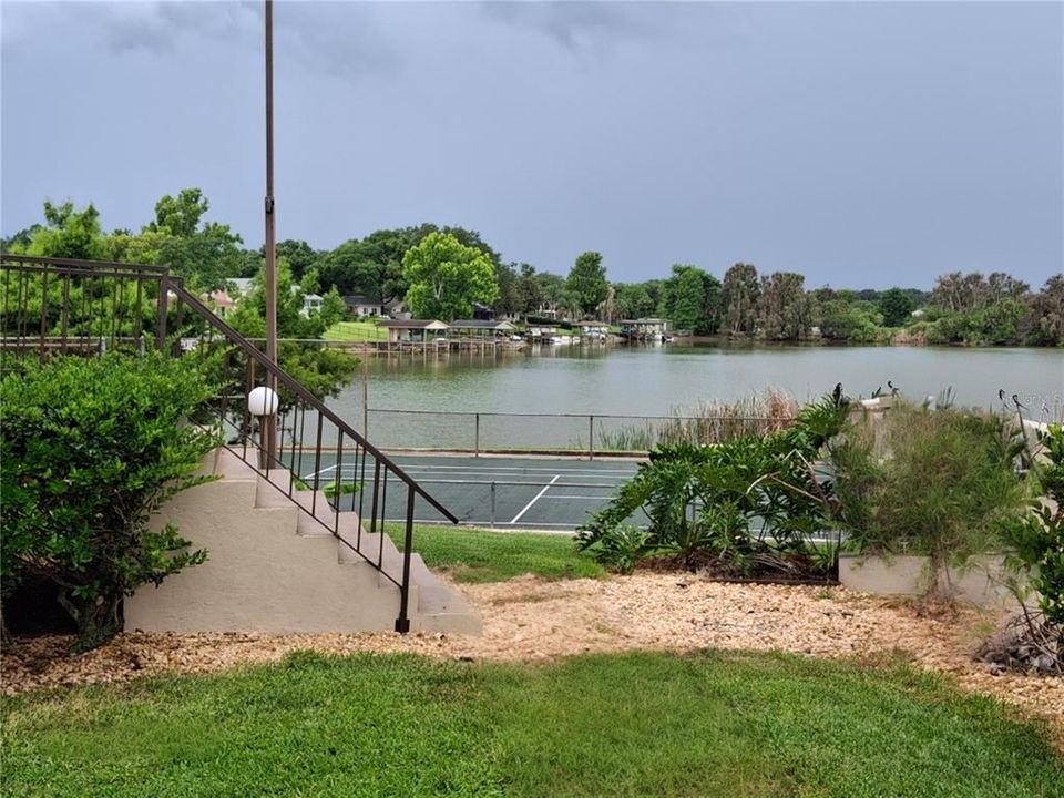For Sale: $135,000 (1 beds, 1 baths, 581 Square Feet)