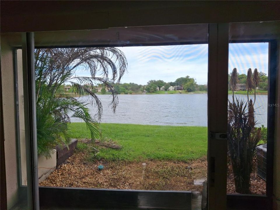 For Sale: $135,000 (1 beds, 1 baths, 581 Square Feet)