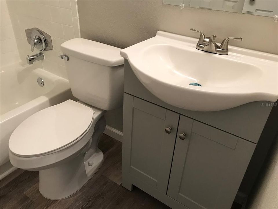 For Sale: $135,000 (1 beds, 1 baths, 581 Square Feet)