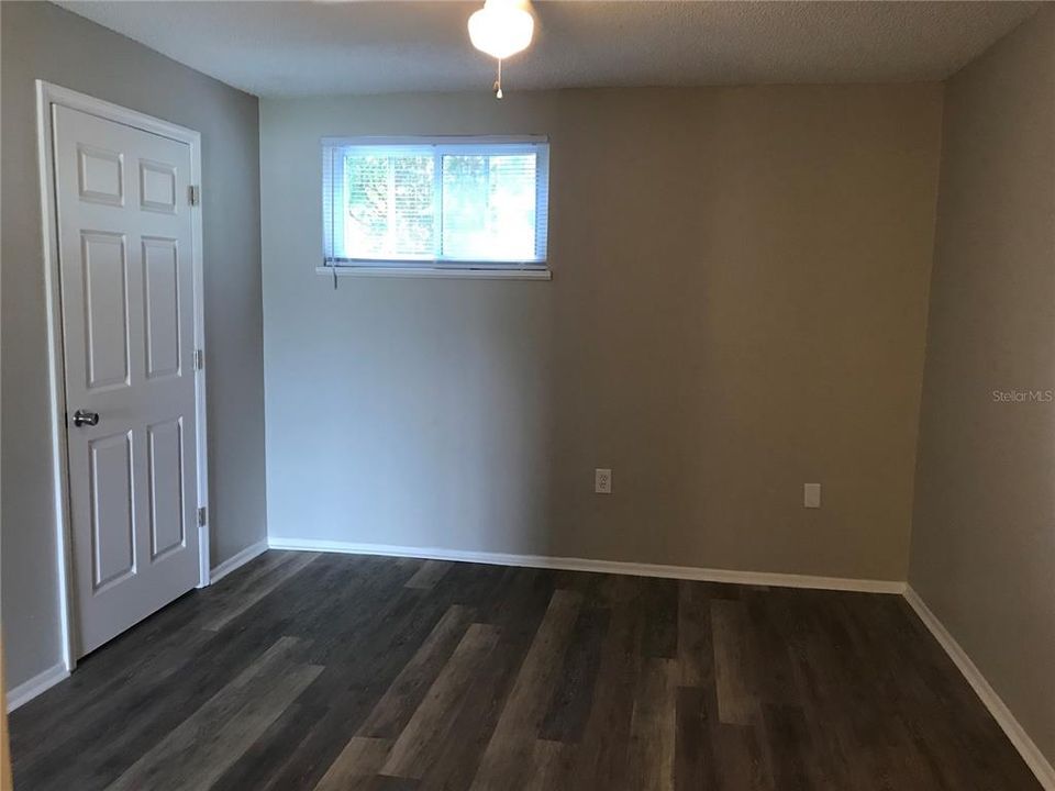 For Sale: $135,000 (1 beds, 1 baths, 581 Square Feet)