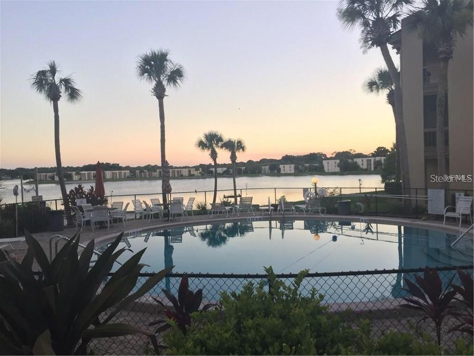 For Sale: $135,000 (1 beds, 1 baths, 581 Square Feet)