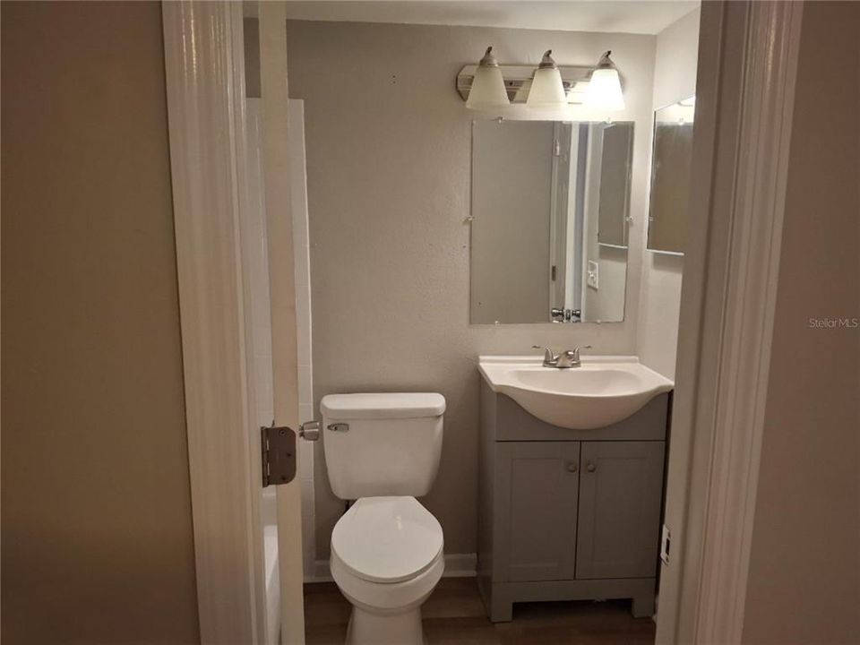 For Sale: $135,000 (1 beds, 1 baths, 581 Square Feet)