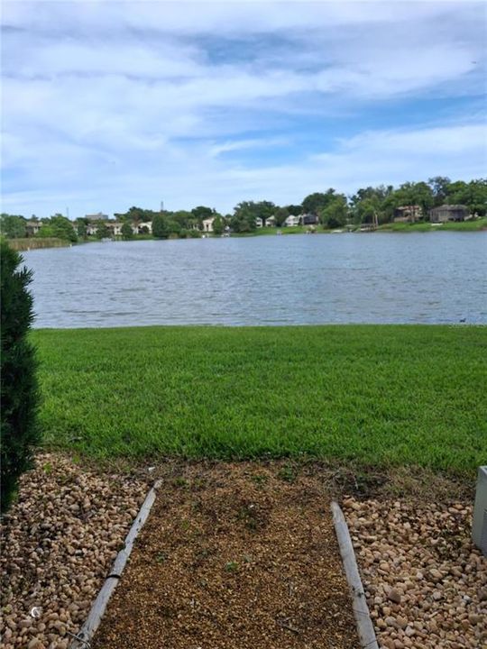 For Sale: $135,000 (1 beds, 1 baths, 581 Square Feet)