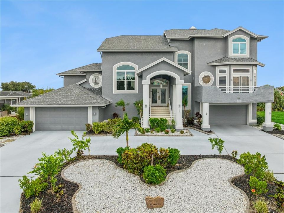 For Sale: $1,699,000 (4 beds, 2 baths, 3209 Square Feet)