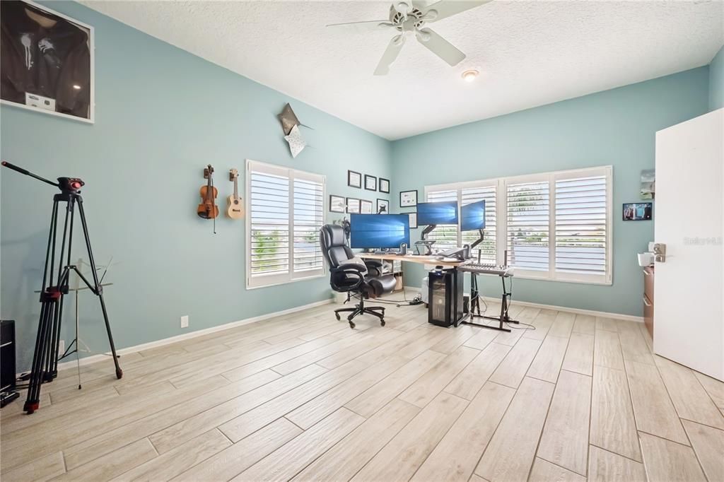 For Sale: $1,699,000 (4 beds, 2 baths, 3209 Square Feet)