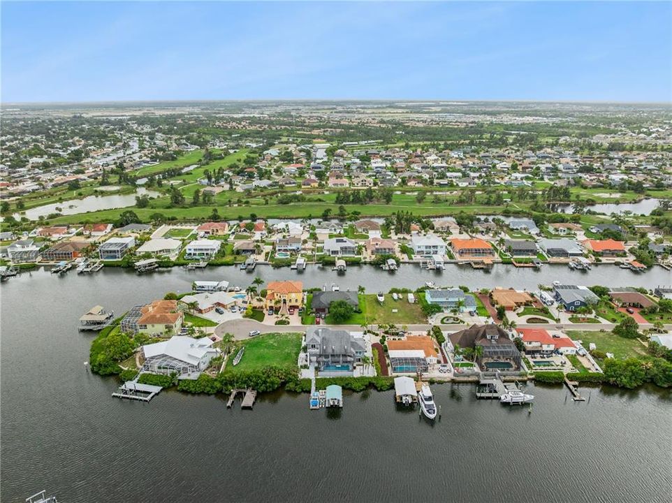 For Sale: $1,699,000 (4 beds, 2 baths, 3209 Square Feet)