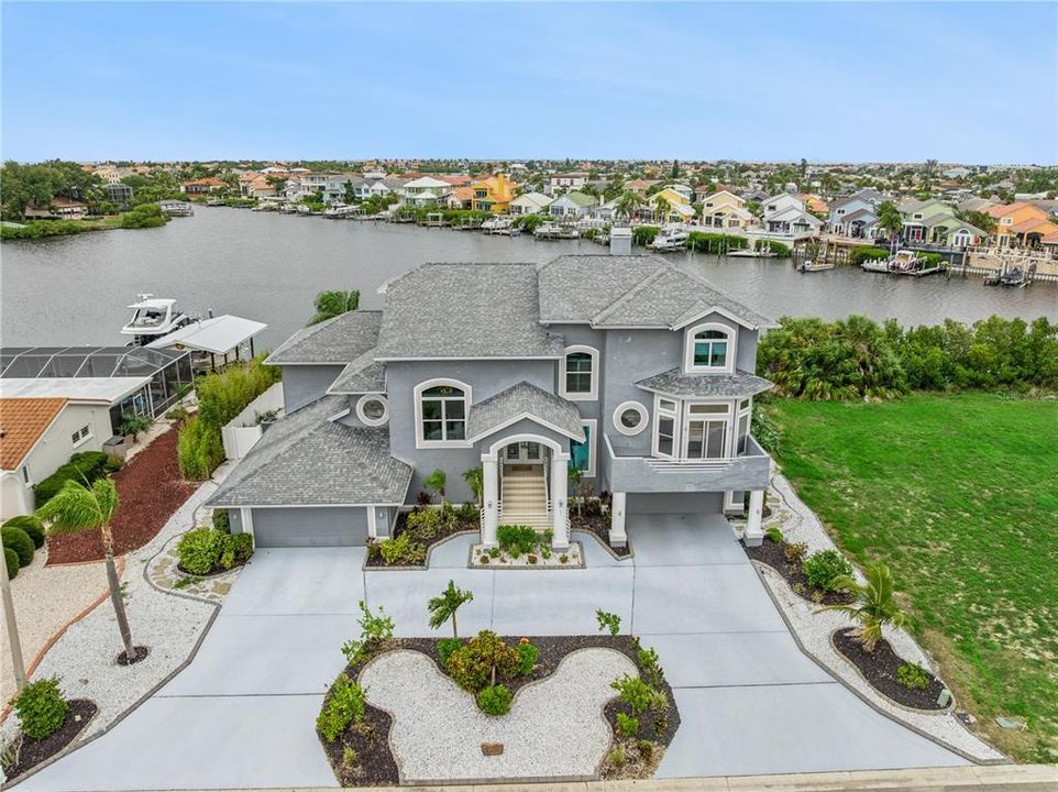 For Sale: $1,699,000 (4 beds, 2 baths, 3209 Square Feet)