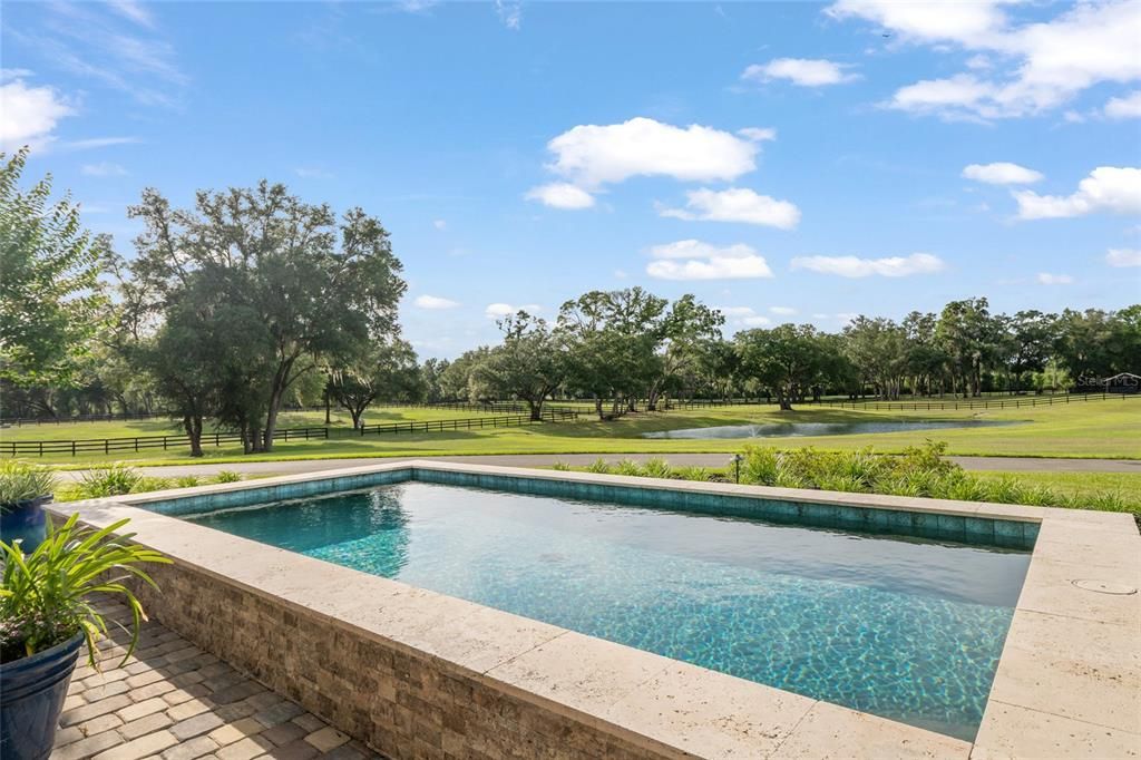 For Sale: $3,799,000 (2 beds, 2 baths, 1940 Square Feet)