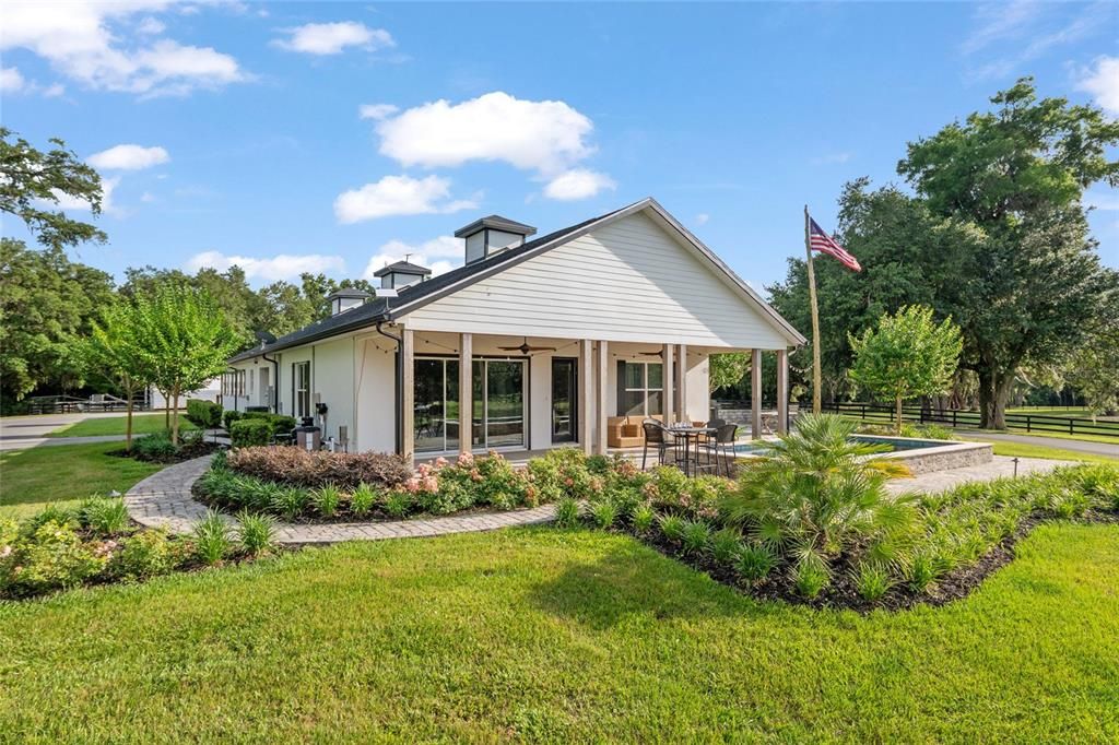 For Sale: $3,799,000 (2 beds, 2 baths, 1940 Square Feet)