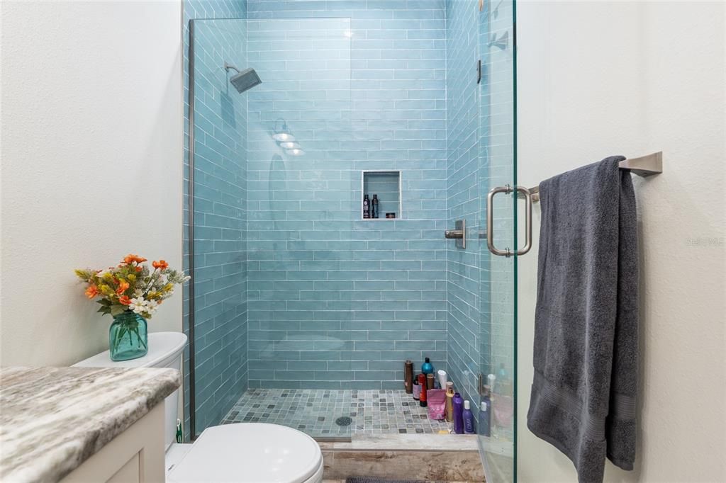 For Sale: $3,799,000 (2 beds, 2 baths, 1940 Square Feet)