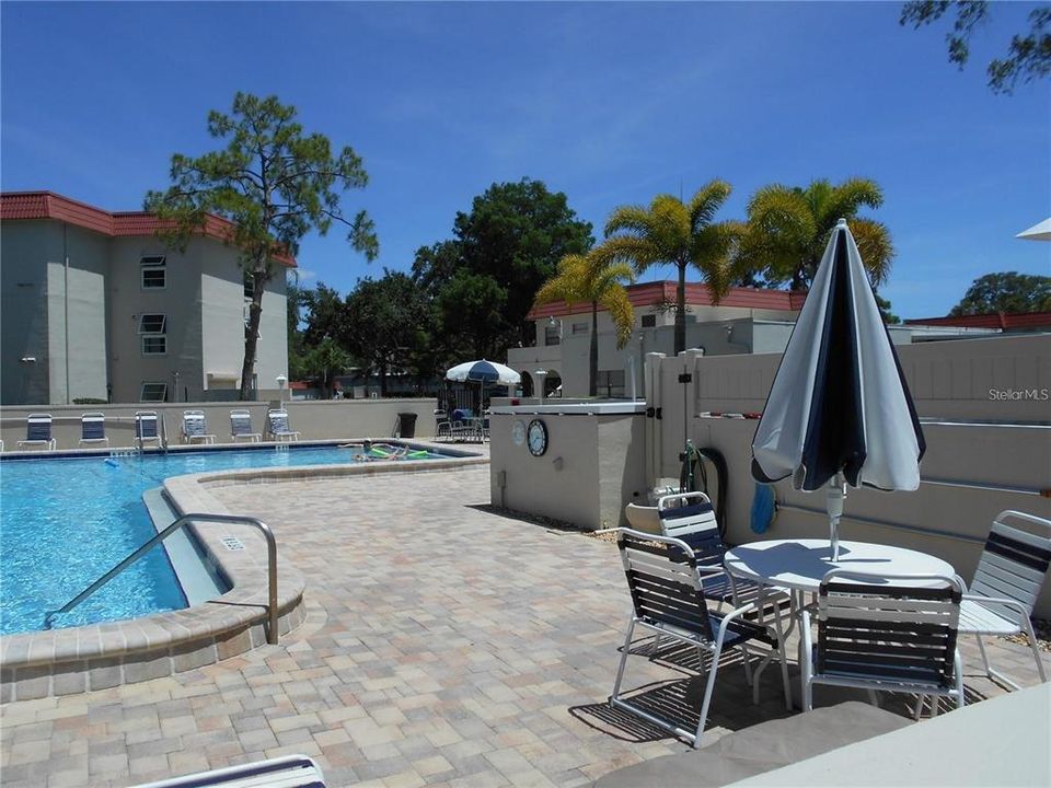 For Rent: $1,850 (2 beds, 1 baths, 900 Square Feet)