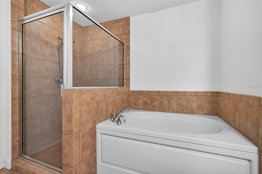 En Venta: $399,000 (2 camas, 2 baños, 1775 Pies cuadrados)