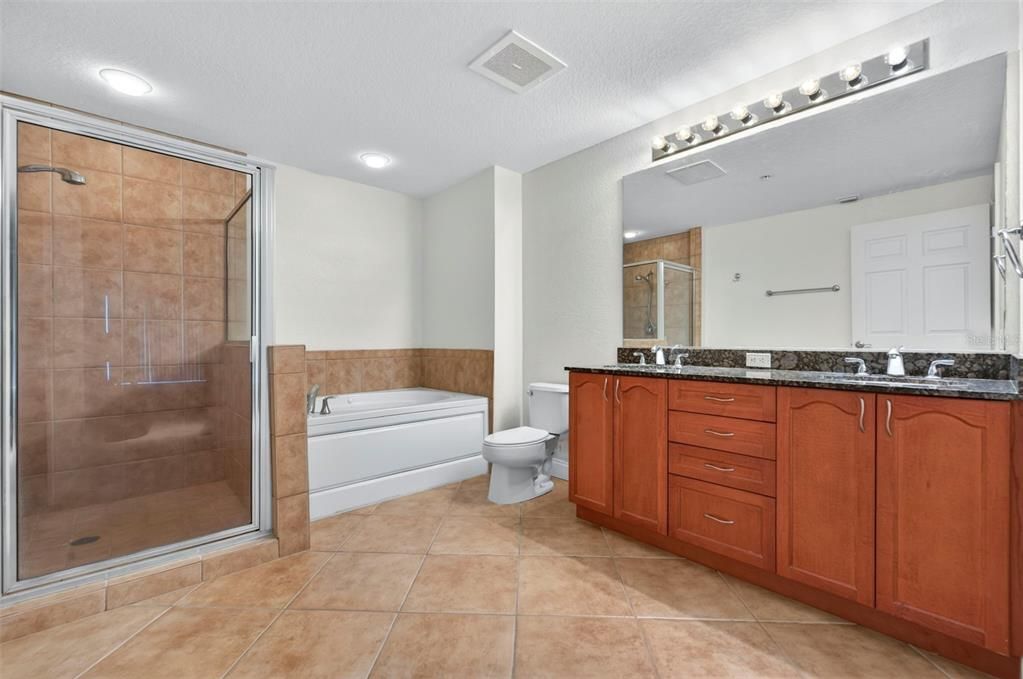 En Venta: $399,000 (2 camas, 2 baños, 1775 Pies cuadrados)