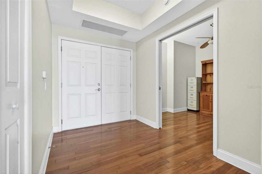 En Venta: $399,000 (2 camas, 2 baños, 1775 Pies cuadrados)