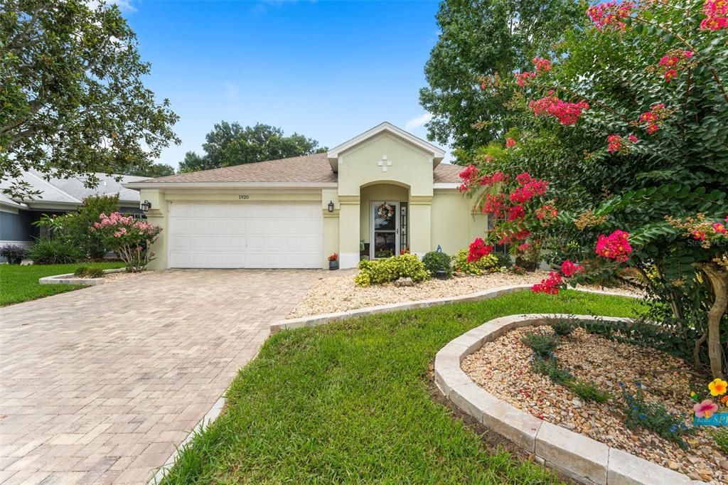 For Sale: $499,000 (3 beds, 2 baths, 1936 Square Feet)
