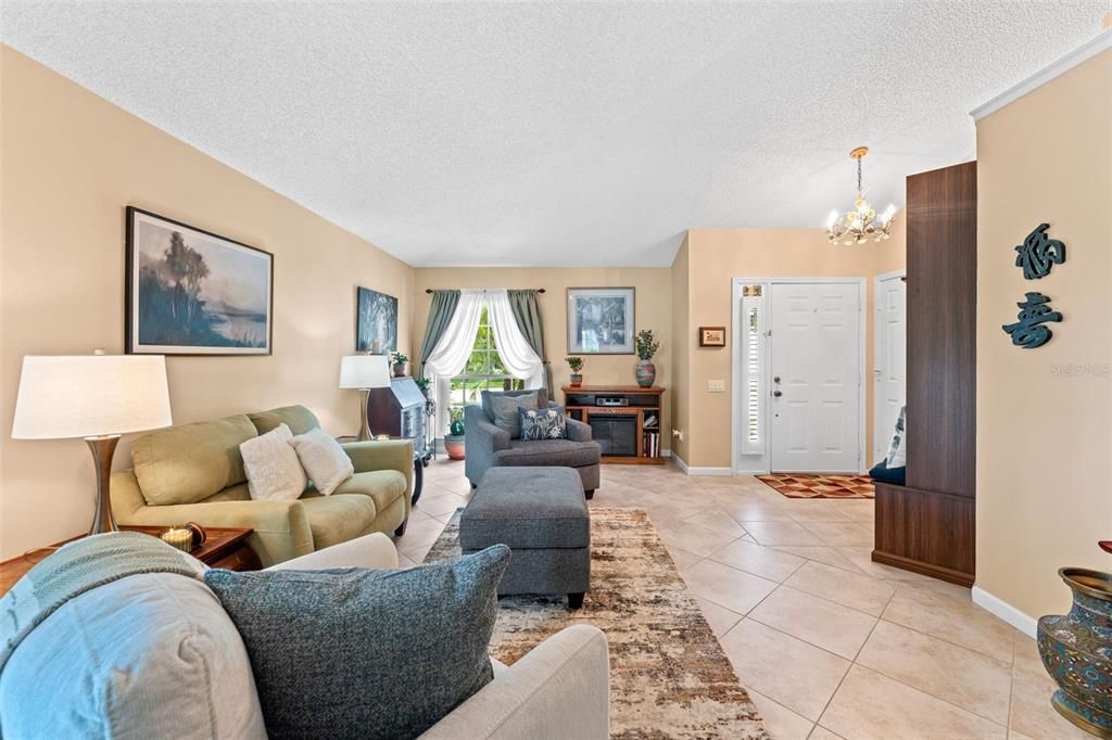 For Sale: $499,000 (3 beds, 2 baths, 1936 Square Feet)