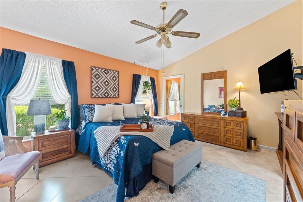For Sale: $499,000 (3 beds, 2 baths, 1936 Square Feet)