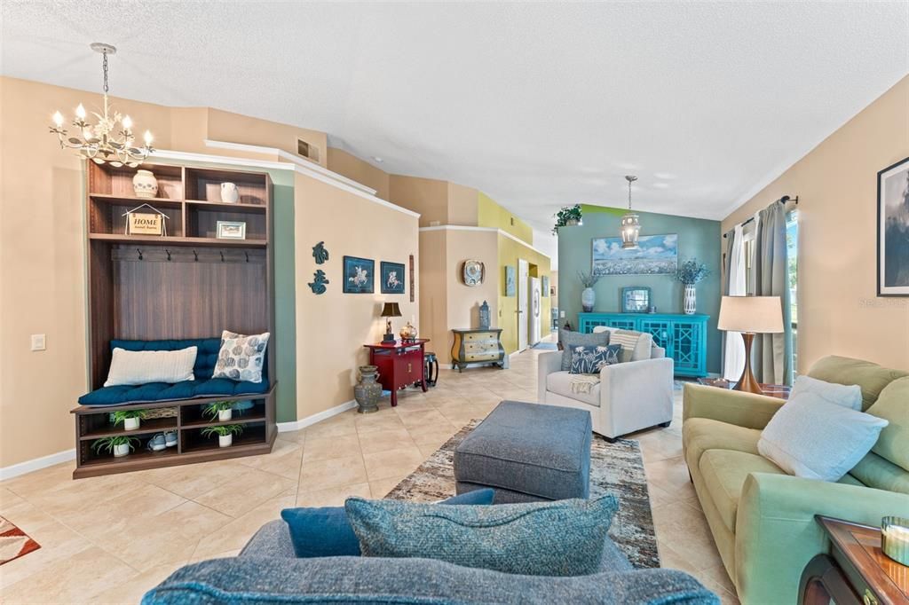 For Sale: $499,000 (3 beds, 2 baths, 1936 Square Feet)