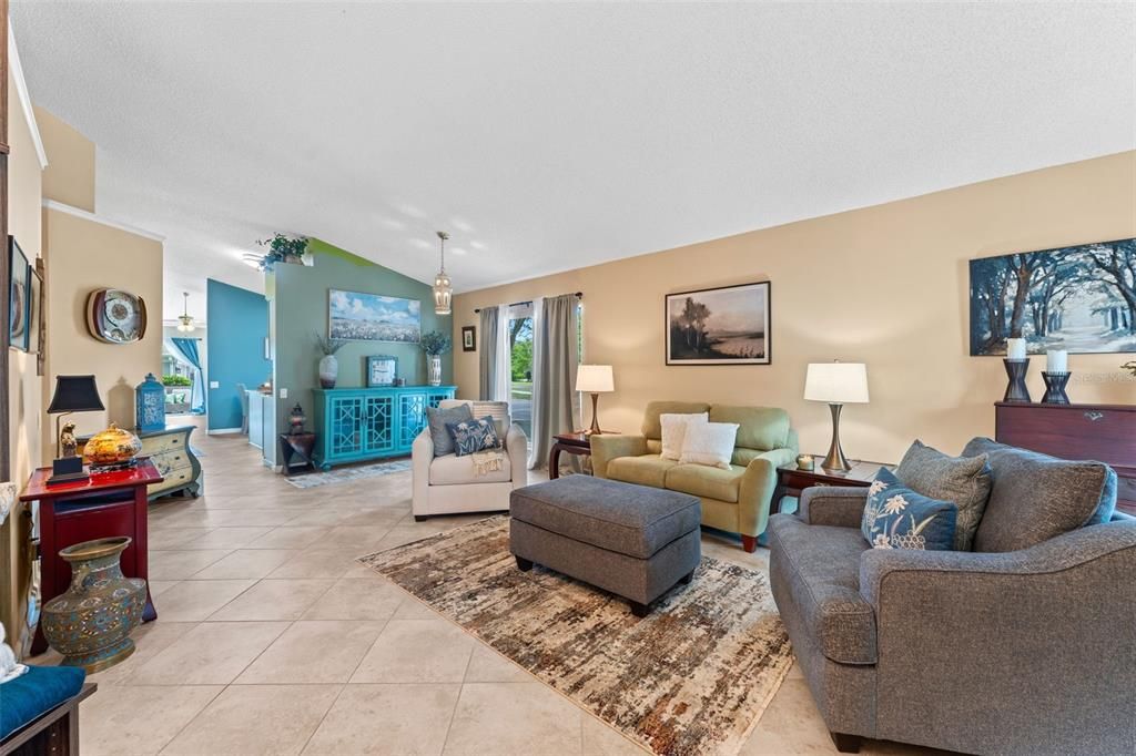 For Sale: $499,000 (3 beds, 2 baths, 1936 Square Feet)