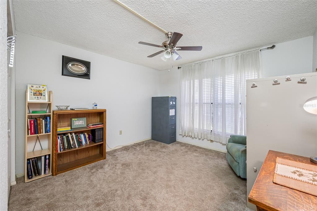 For Sale: $170,000 (2 beds, 2 baths, 960 Square Feet)